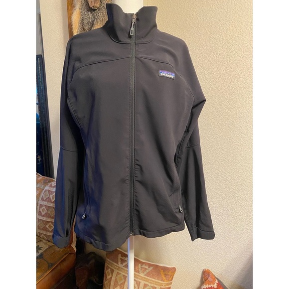Women’s Patagonia Black “Firefox” Full-Zip Jacket - Picture 3 of 6